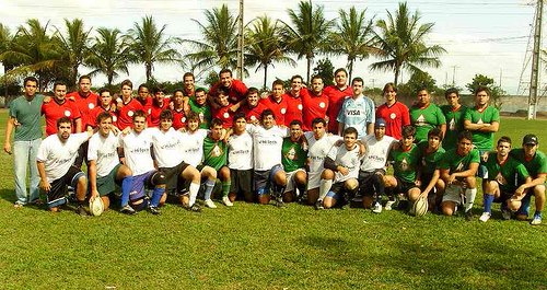 Primeiro jogo de rugby no ES. O Vitória se dividiu em duas equipes (branco e vermelho) e junto com o Locomotiva (João Neiva) realizaram um triangular no Campo da Escelsa. O João Neiva foi um time formado por Kevin "Matuto" Vescovi, jogador do Vitória que fomentava o rugby na sua cidade.